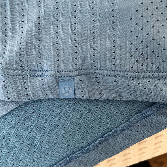 Lulu lemon shirt - Picture 2 of 3